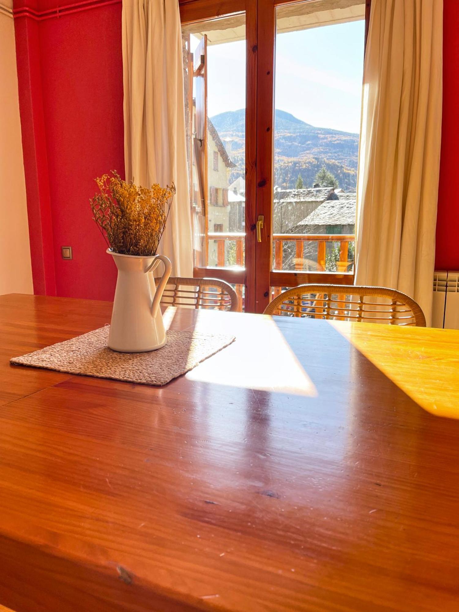 Apartamento Familiar En El Centro De Benasque Con Terraza Екстер'єр фото