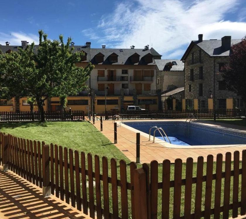 Apartamento Familiar En El Centro De Benasque Con Terraza Екстер'єр фото