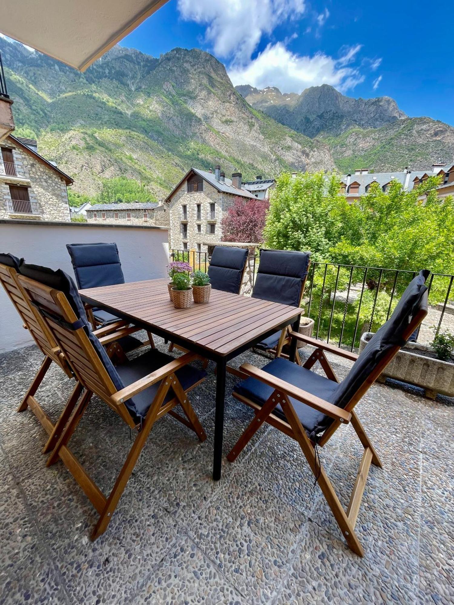 Apartamento Familiar En El Centro De Benasque Con Terraza Екстер'єр фото